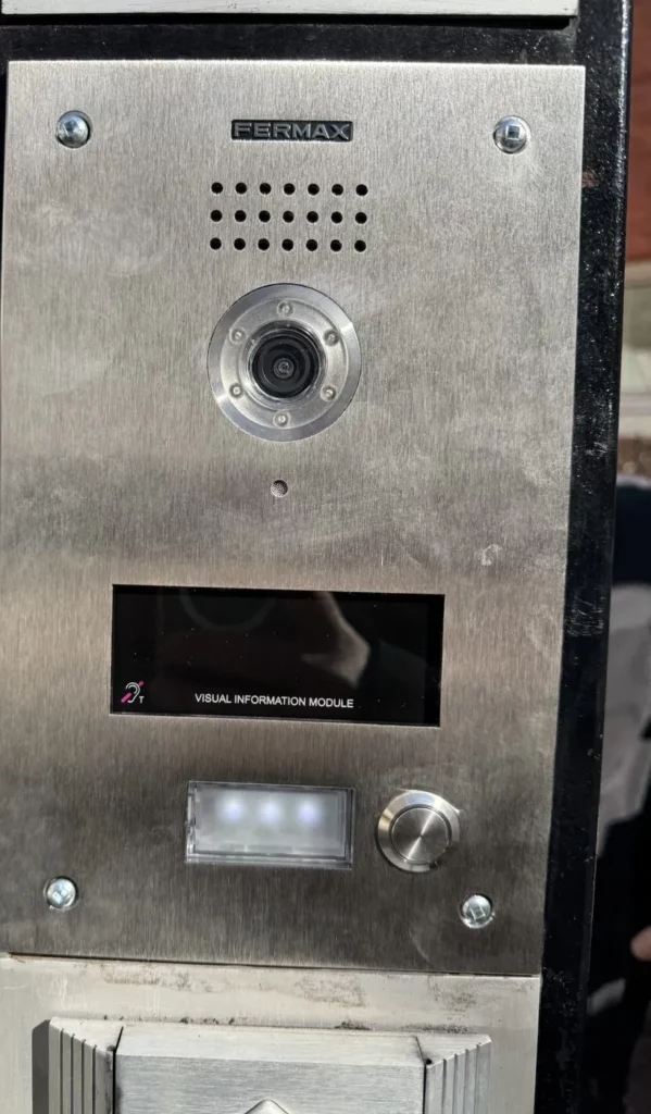 Antenniste Sancy : installation d’interphone vidéo en immeuble